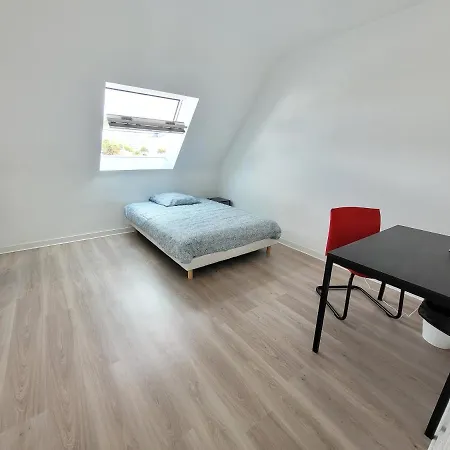 1 Chambre Privee Dans Maison De Ville *