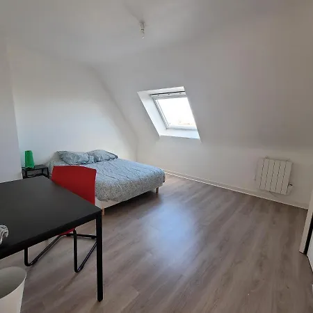 1 Chambre Privee Dans Maison De Ville *