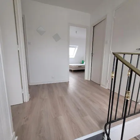 Homestay Maison De *